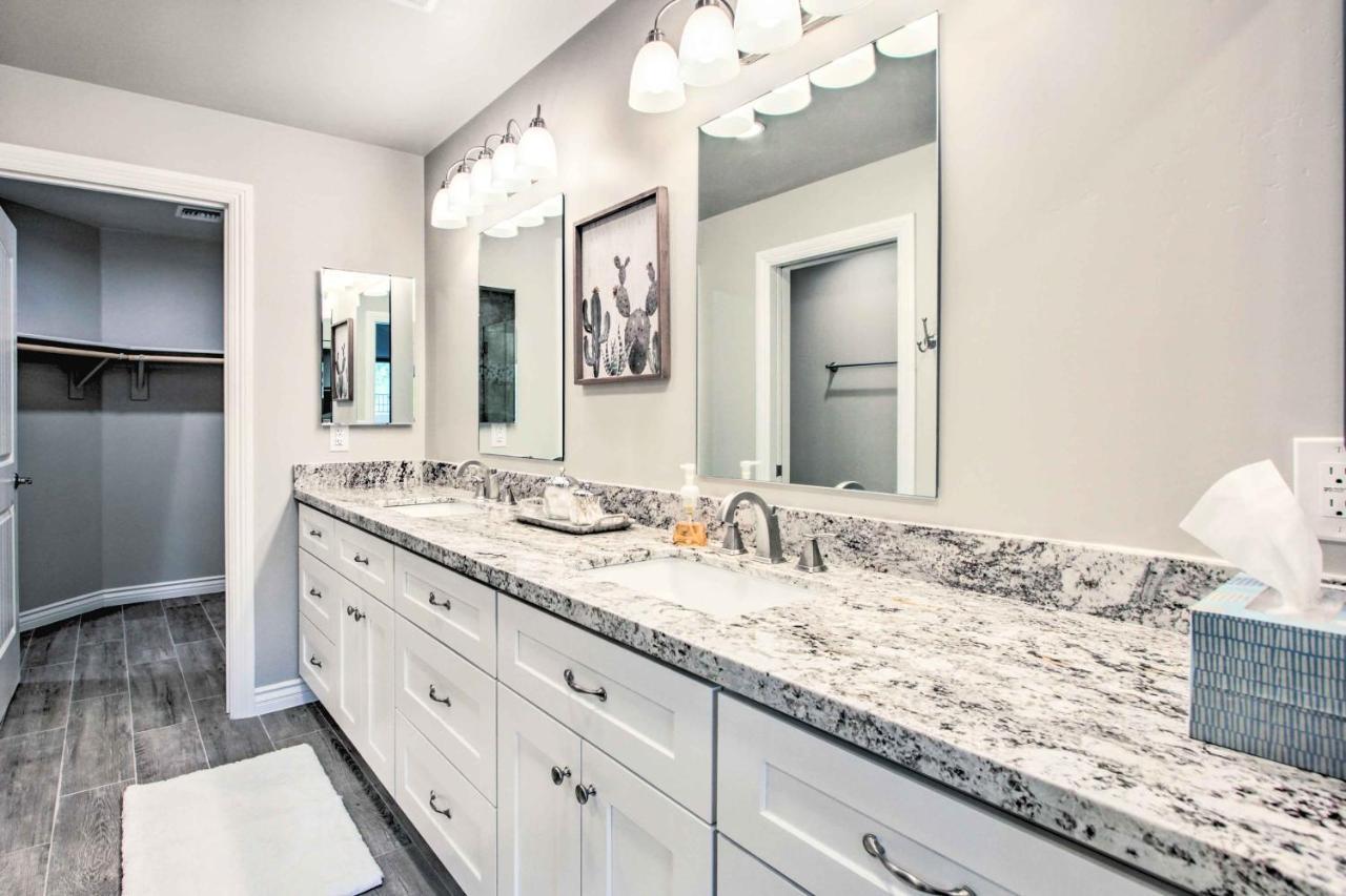 Walkable Cave Creek Townhome With Private Patio! Exterior photo